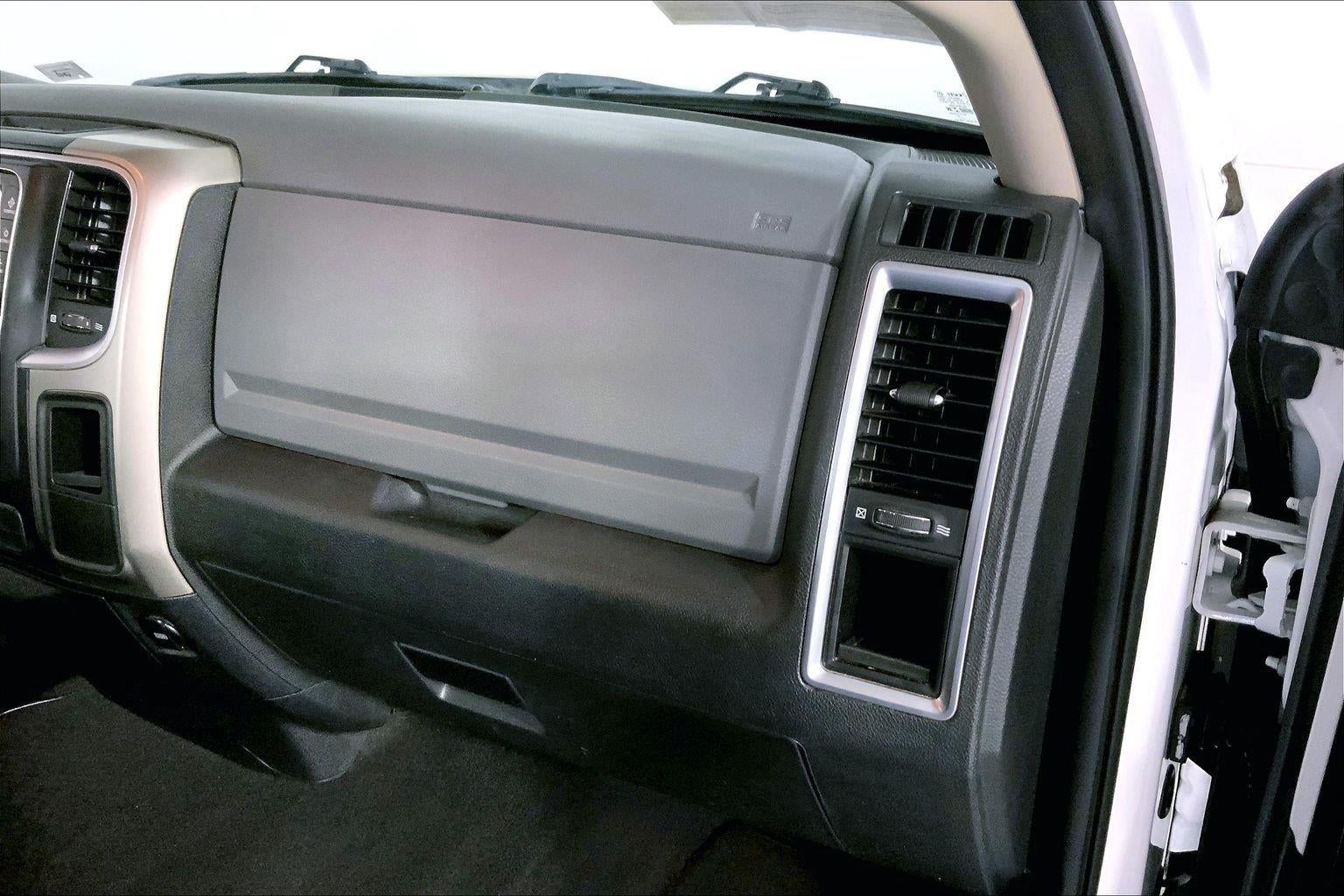 2016 RAM 1500 SLT