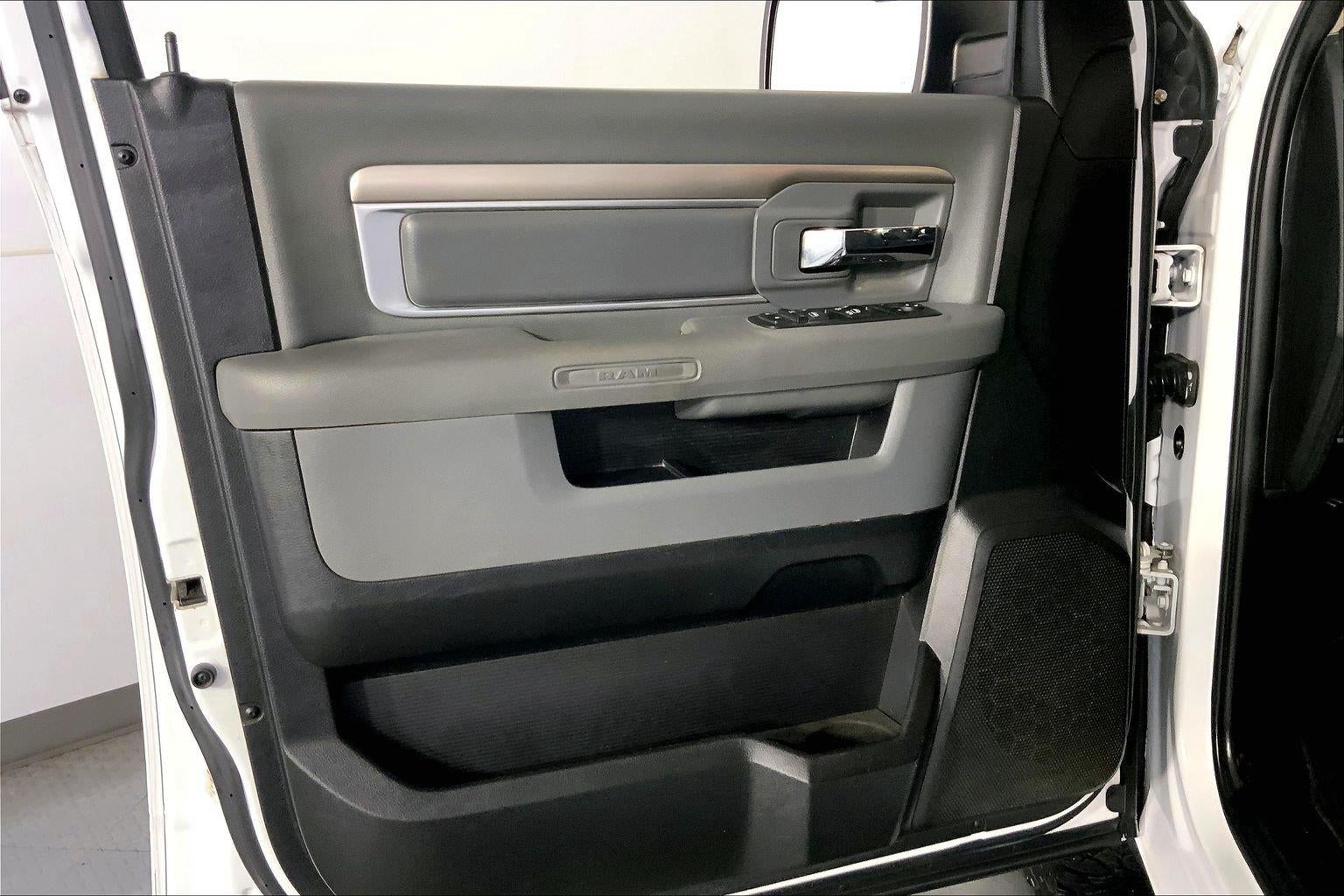 2016 RAM 1500 SLT