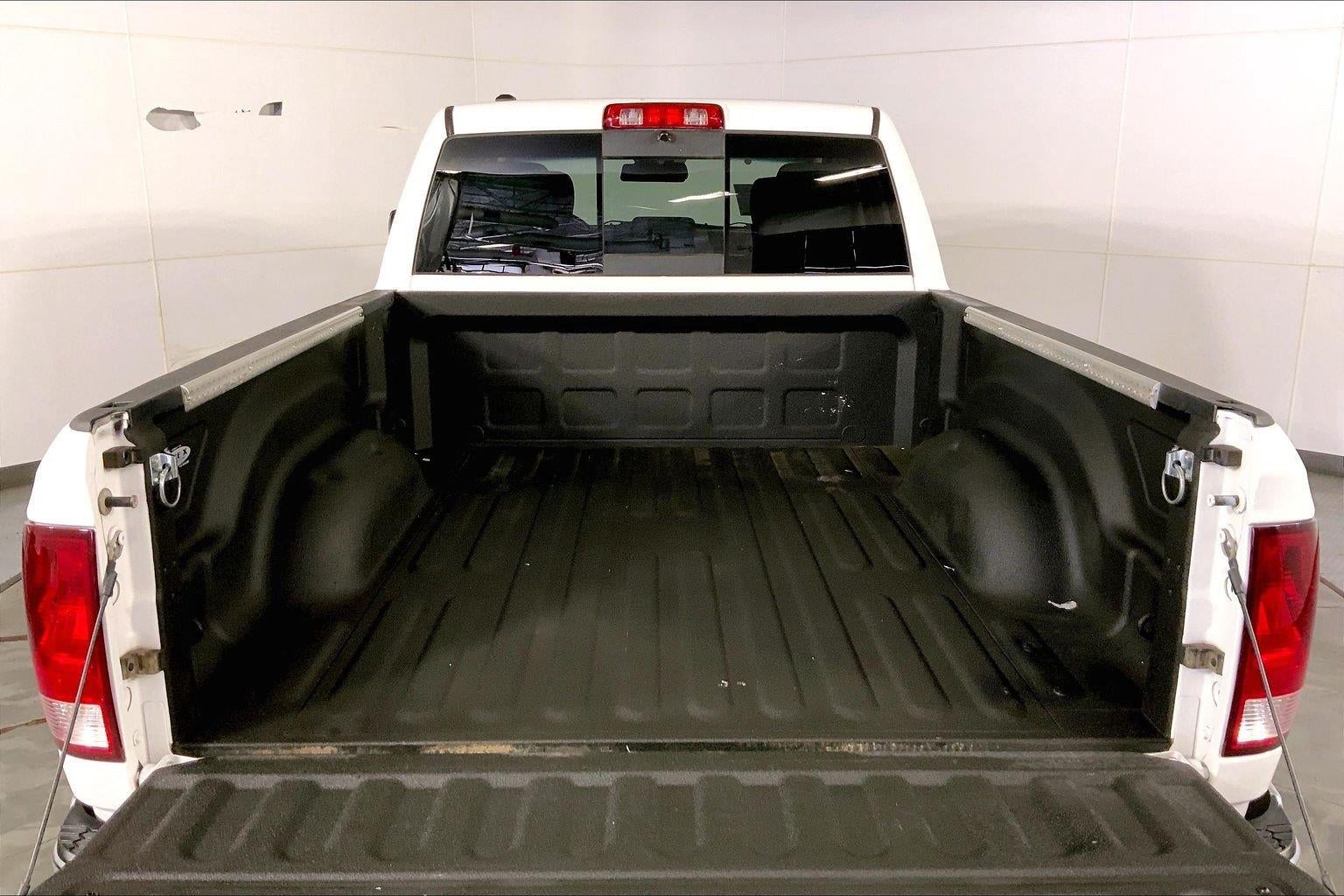 2016 RAM 1500 SLT