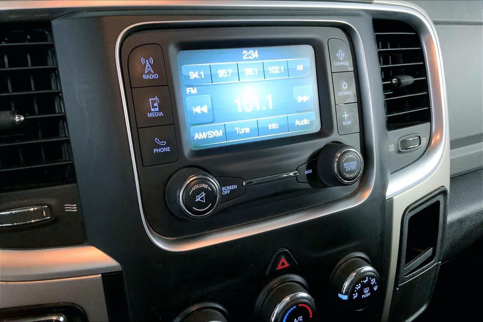 2016 RAM 1500 SLT