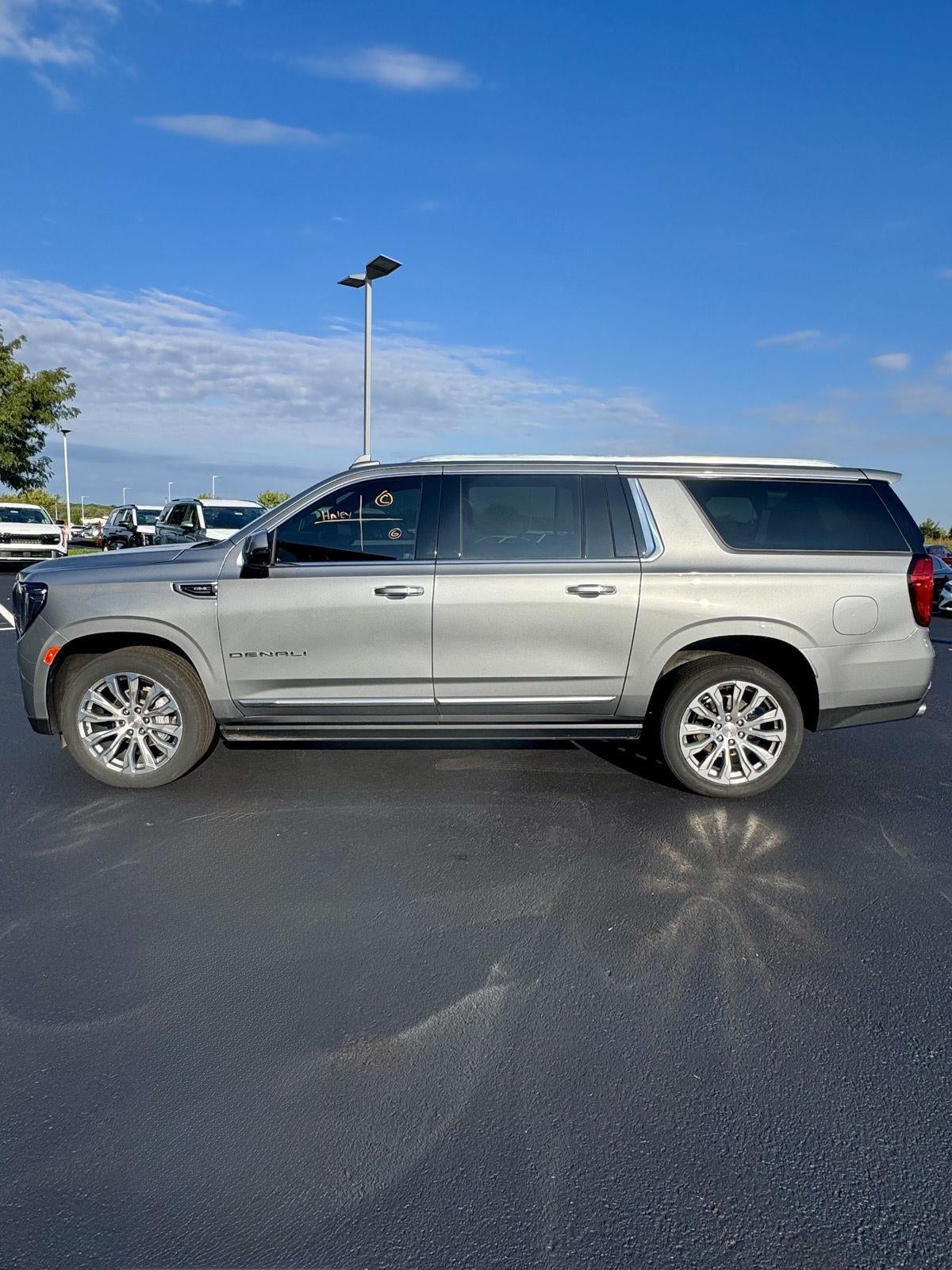 2023 GMC Yukon XL Denali