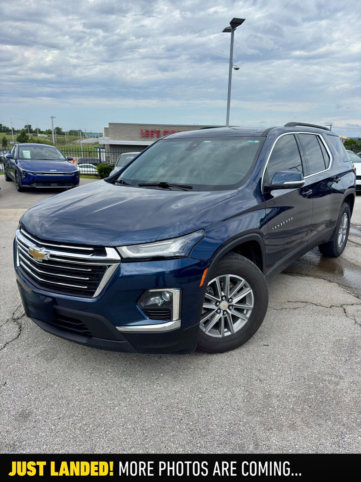 2023 Chevrolet Traverse LT Cloth