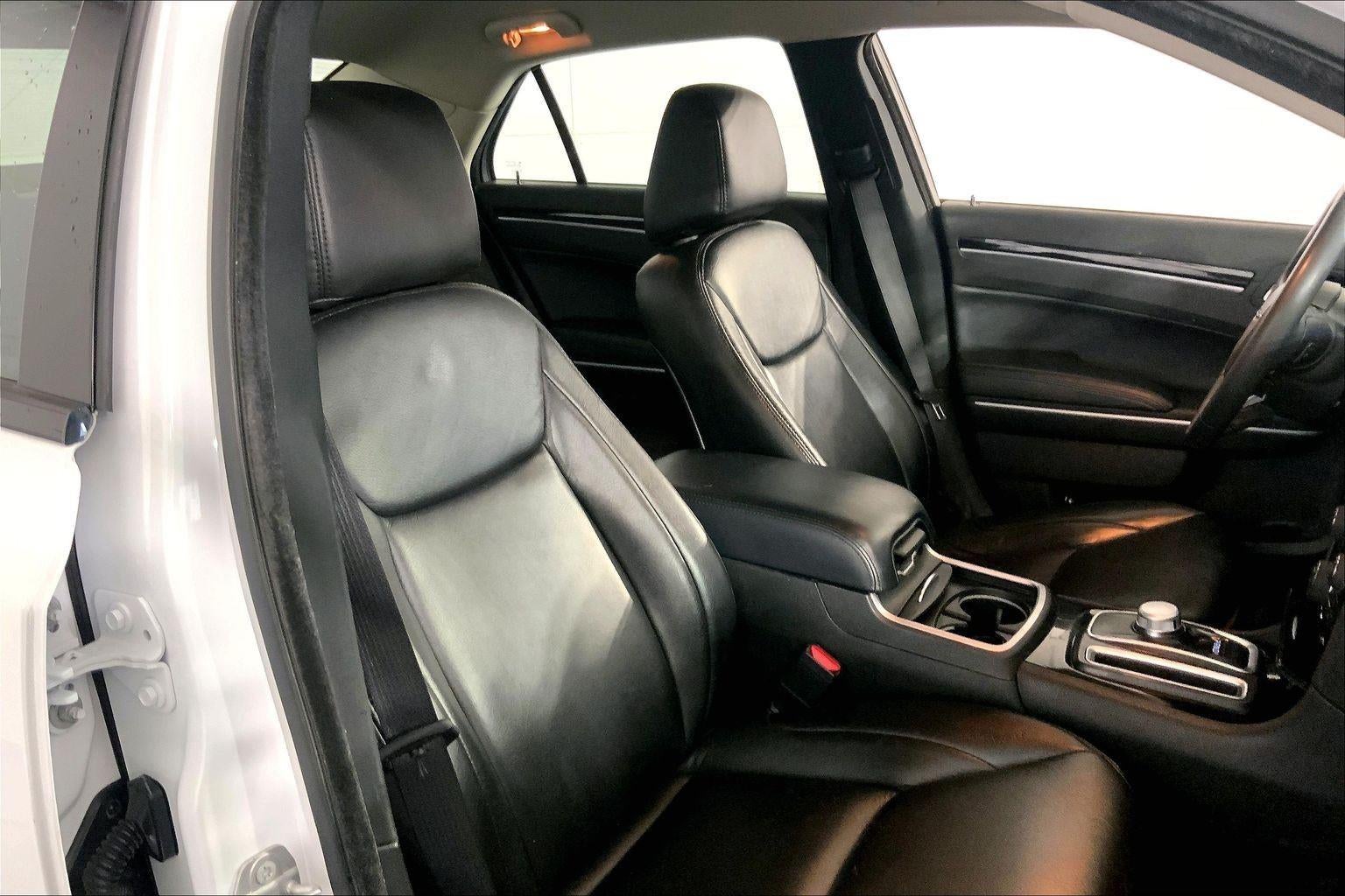 2023 Chrysler 300 Touring