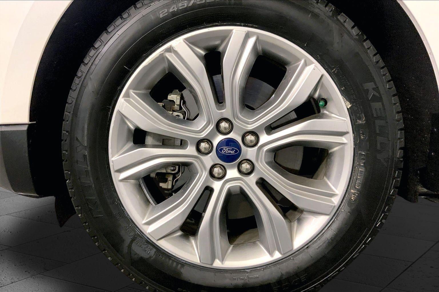 2020 Ford Edge Titanium