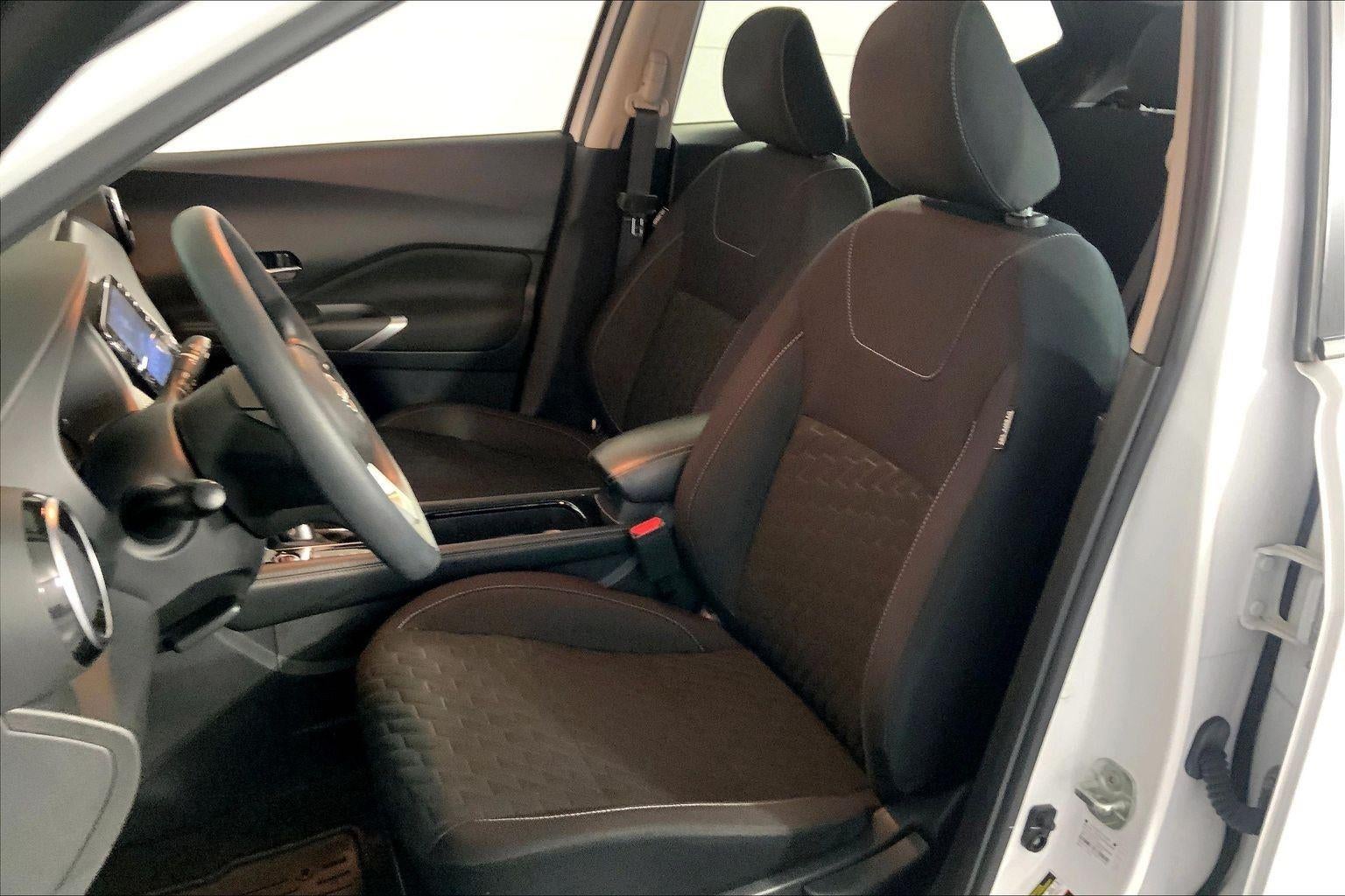 2022 Nissan Kicks SV
