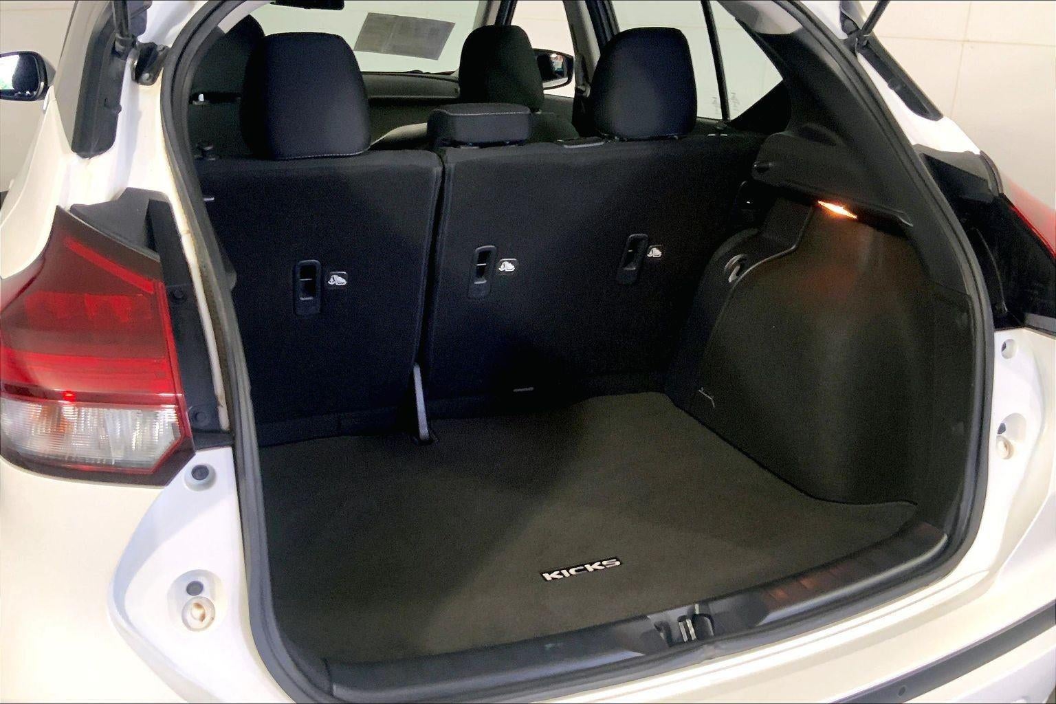 2022 Nissan Kicks SV