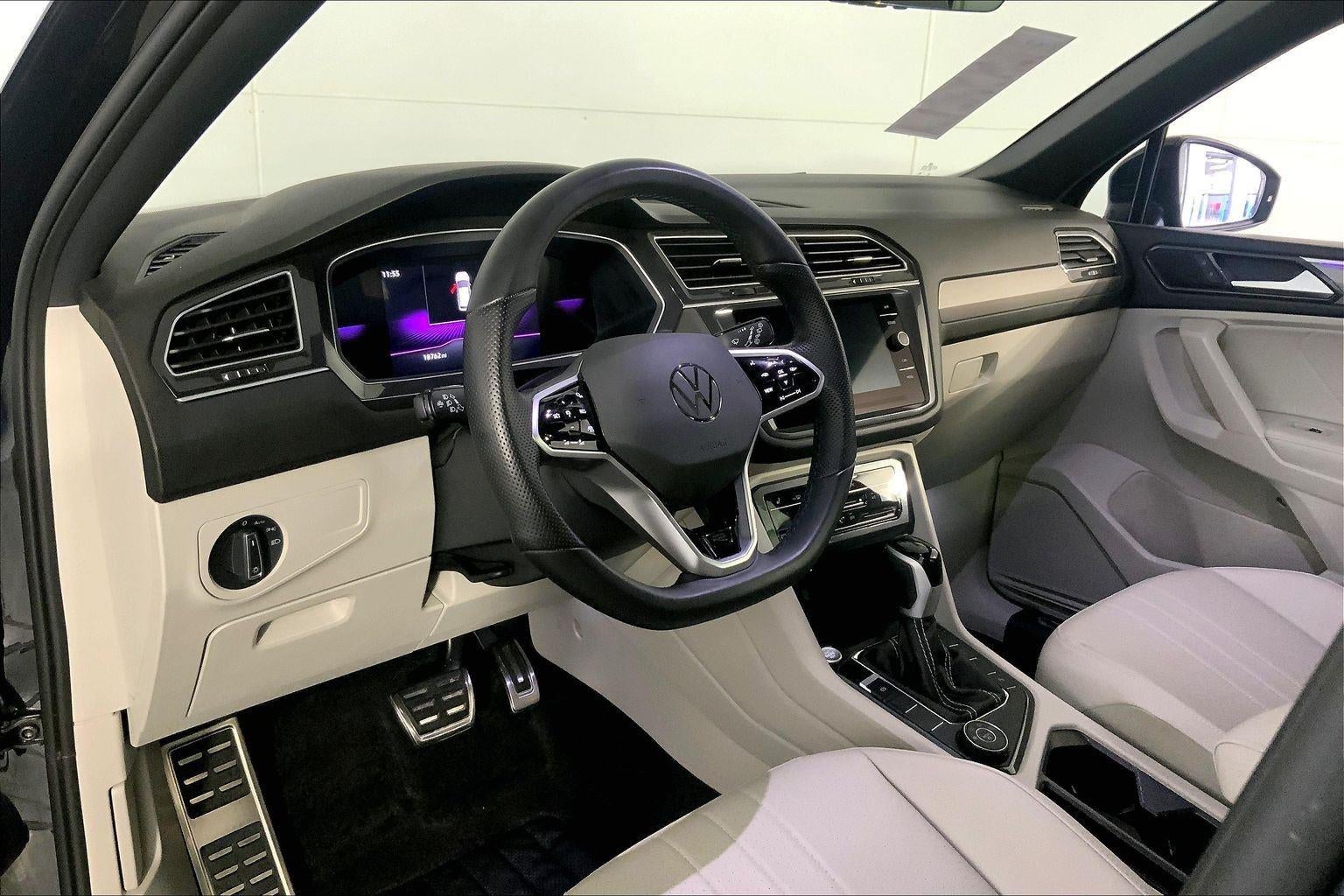 2024 Volkswagen Tiguan SE R-Line Black