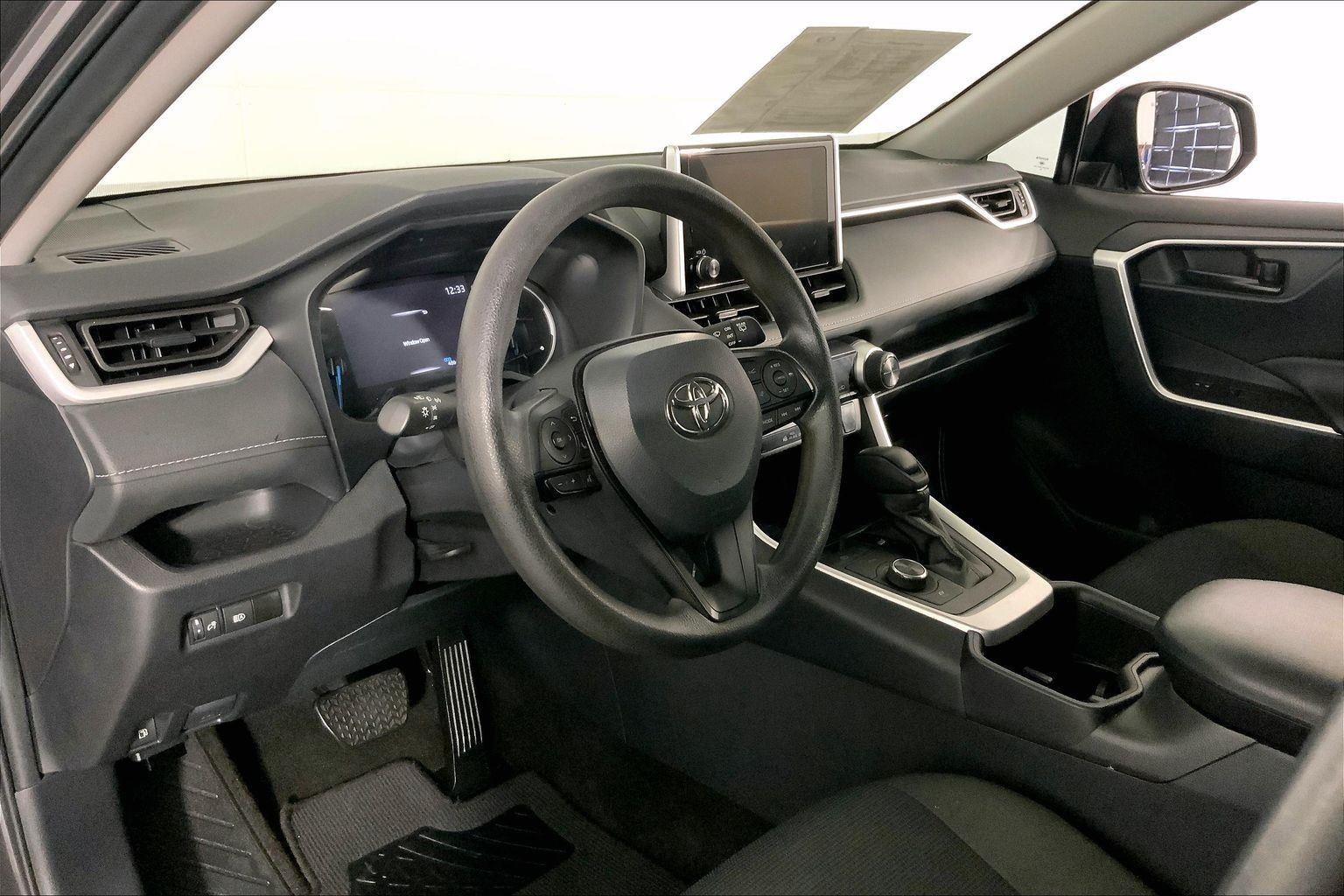 2025 Toyota Rav4 Hybrid LE