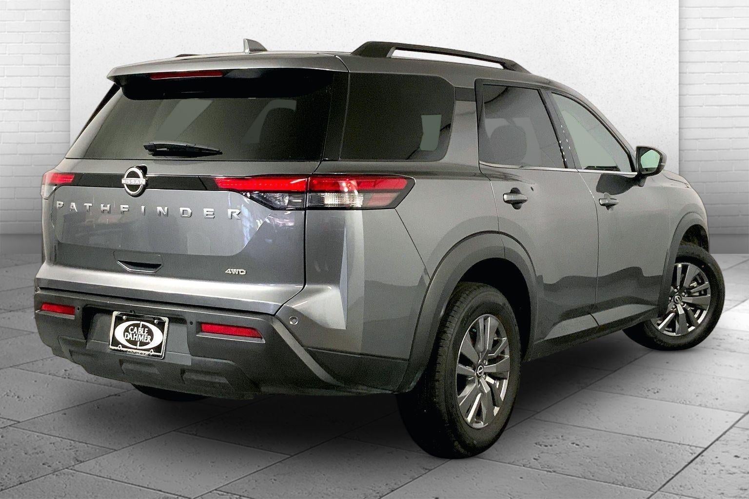 2025 Nissan Pathfinder SV