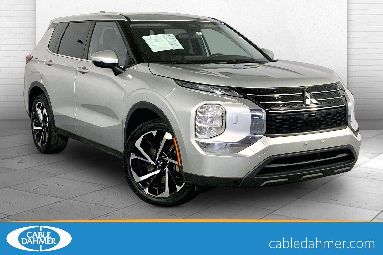 2022 Mitsubishi OUTLANDER ES