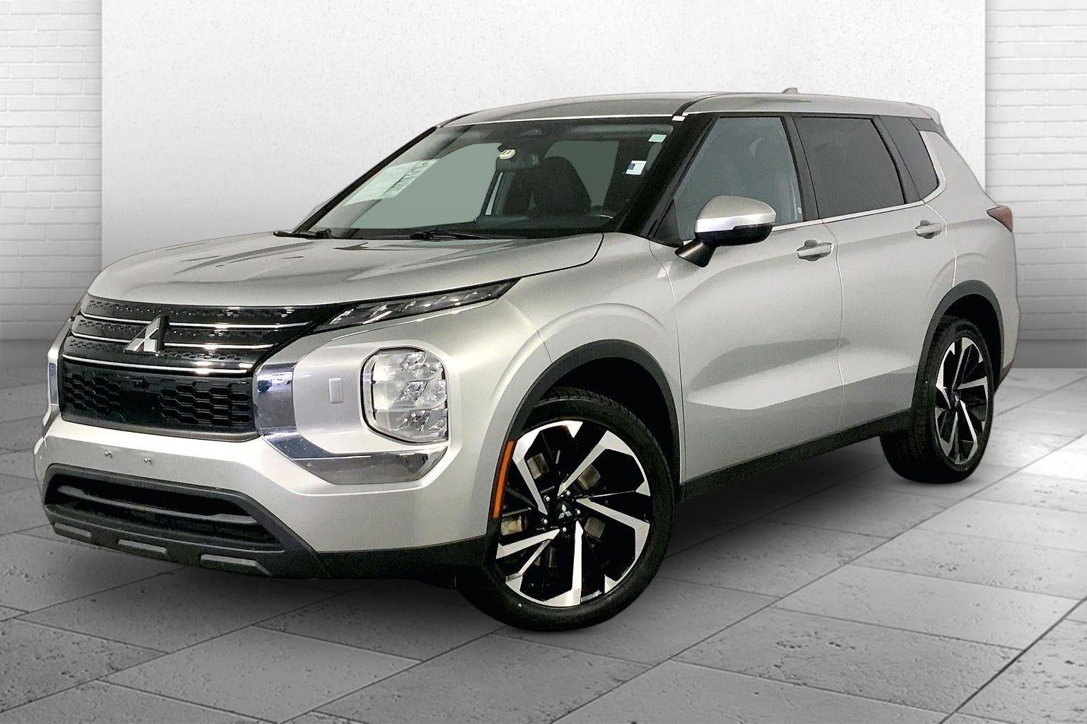 2022 Mitsubishi OUTLANDER ES