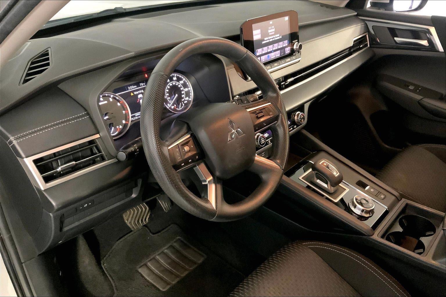 2022 Mitsubishi OUTLANDER ES