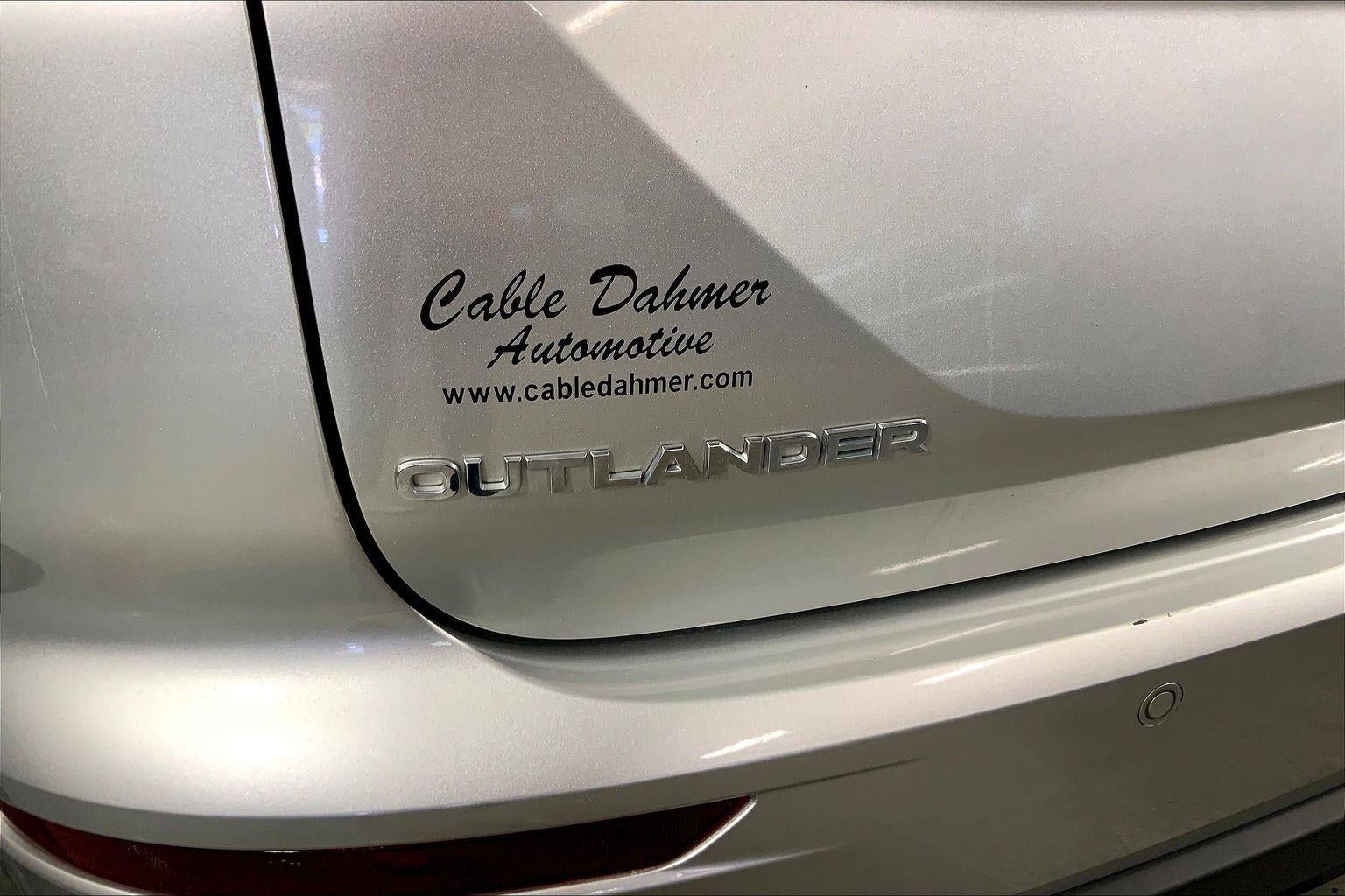 2022 Mitsubishi OUTLANDER ES