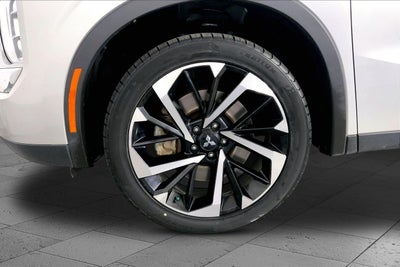 2022 Mitsubishi OUTLANDER ES