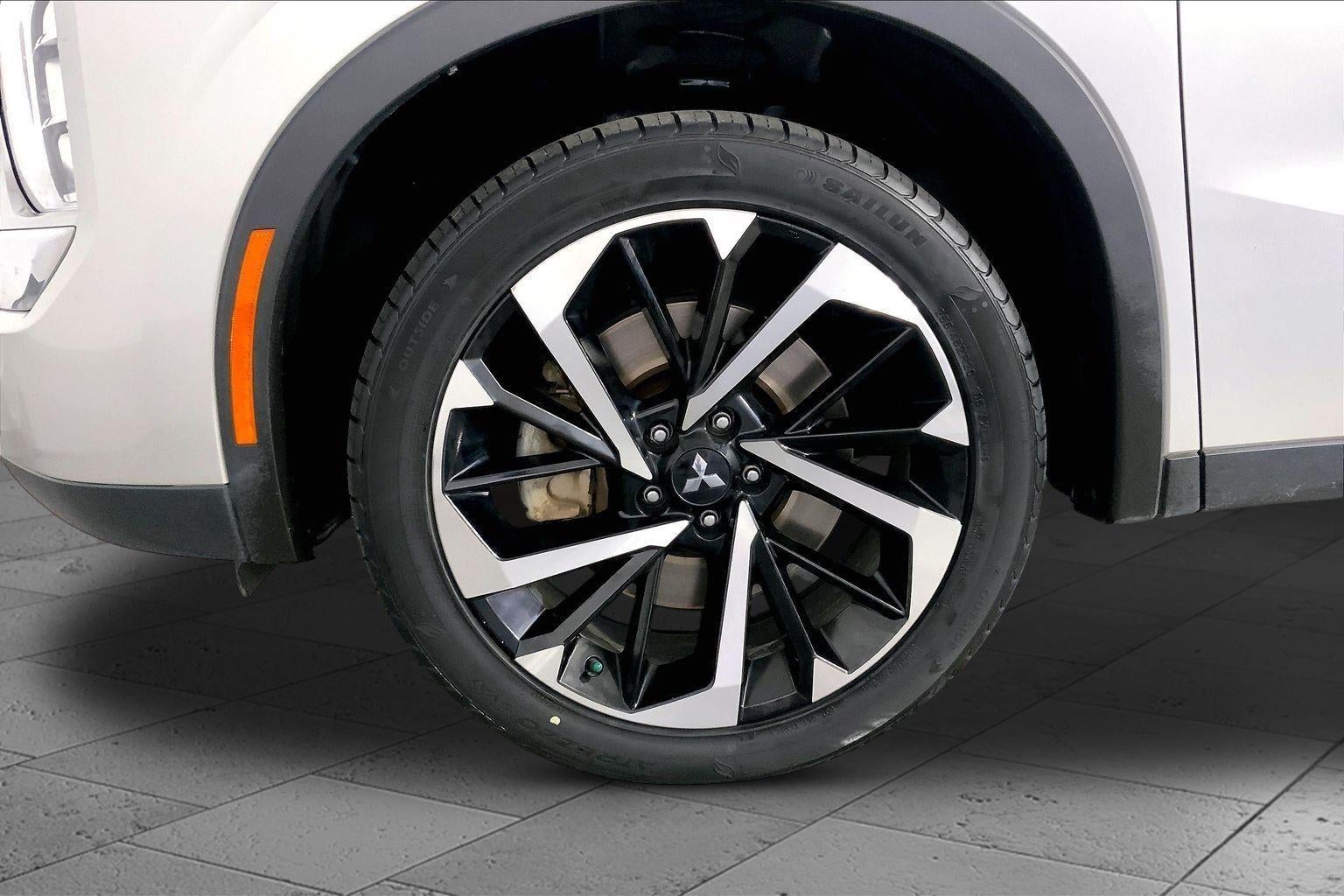 2022 Mitsubishi OUTLANDER ES