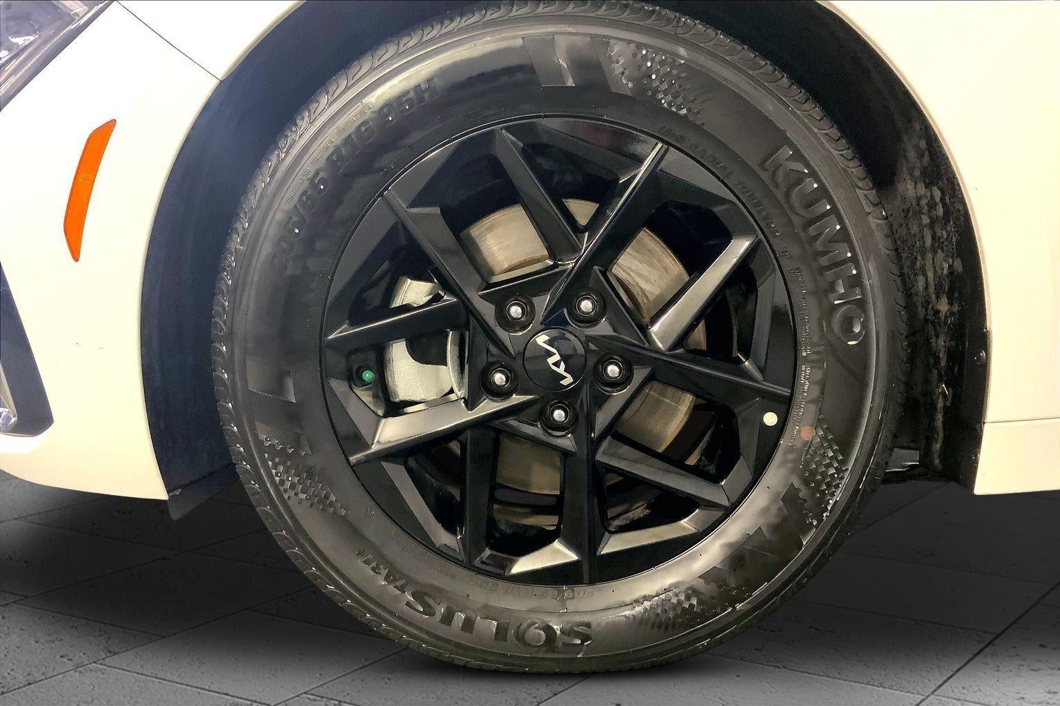 2025 Kia K5 LXS