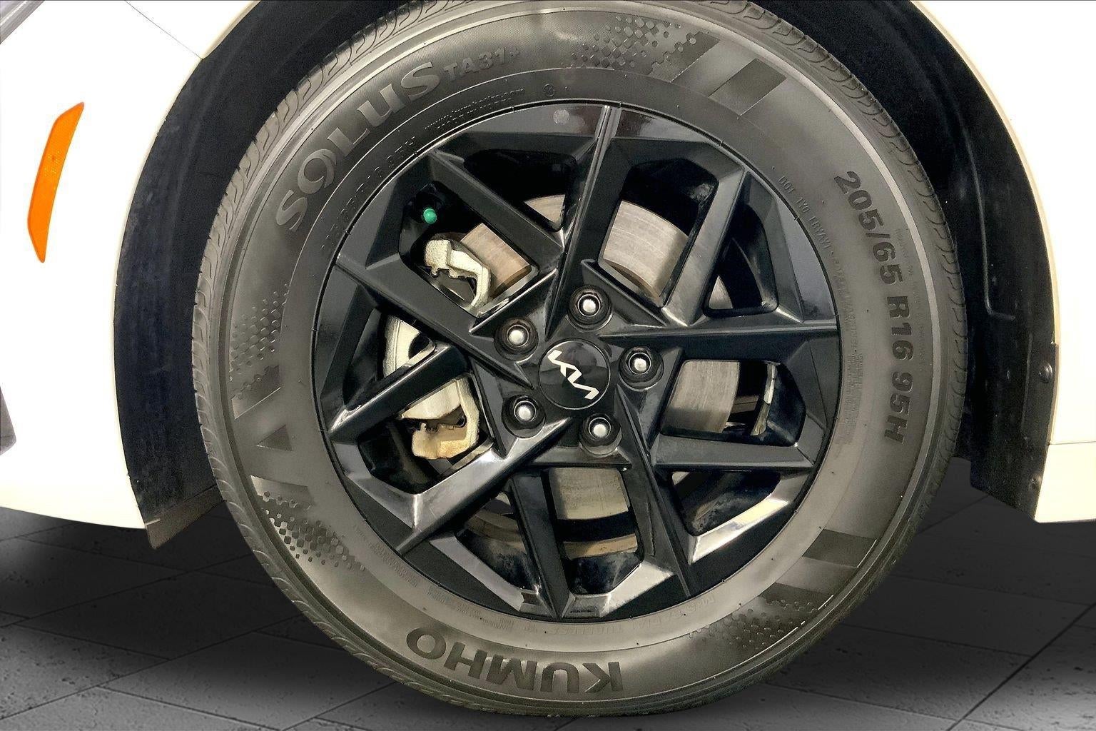 2025 Kia K5 LXS