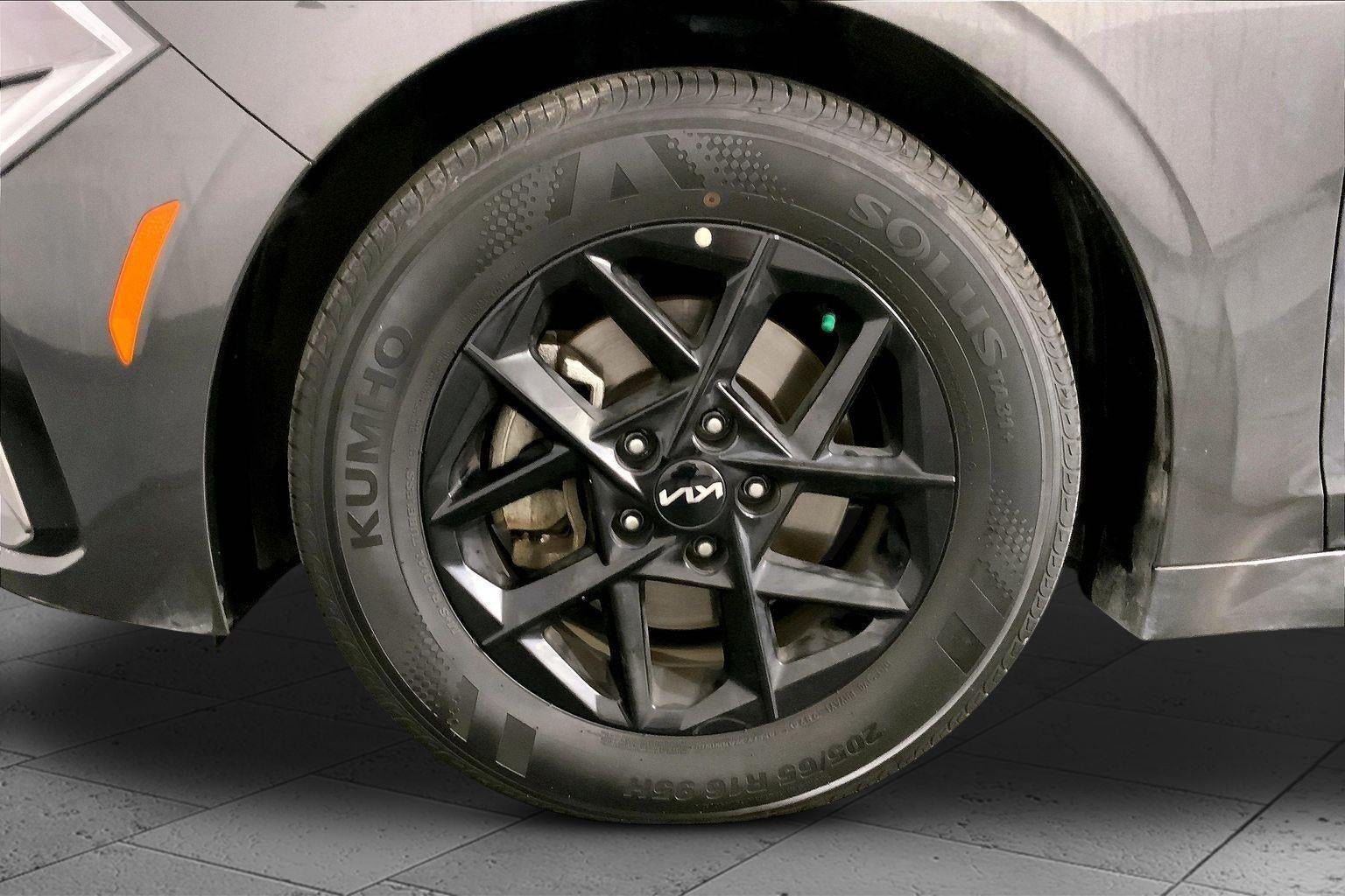 2025 Kia K5 LXS