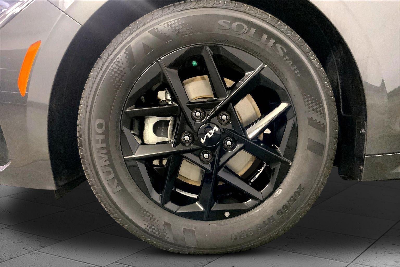 2025 Kia K5 LXS