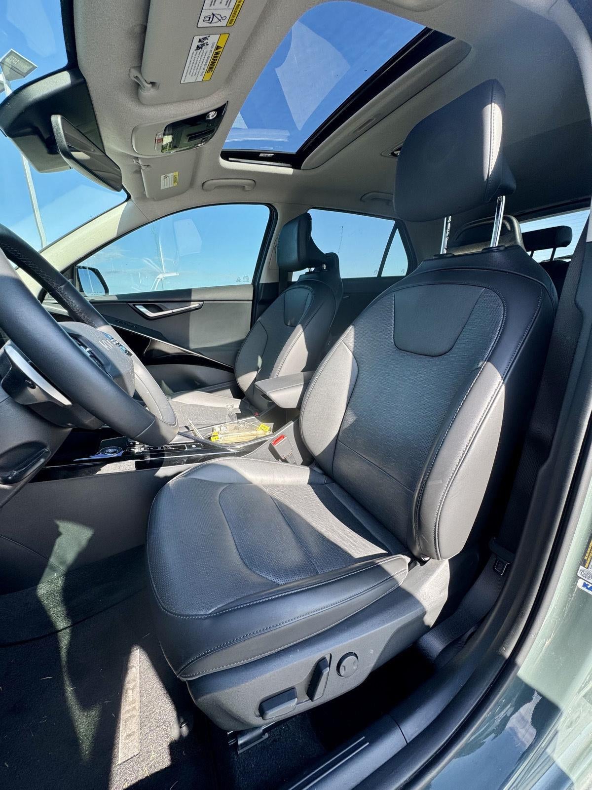 2024 Kia Niro SX