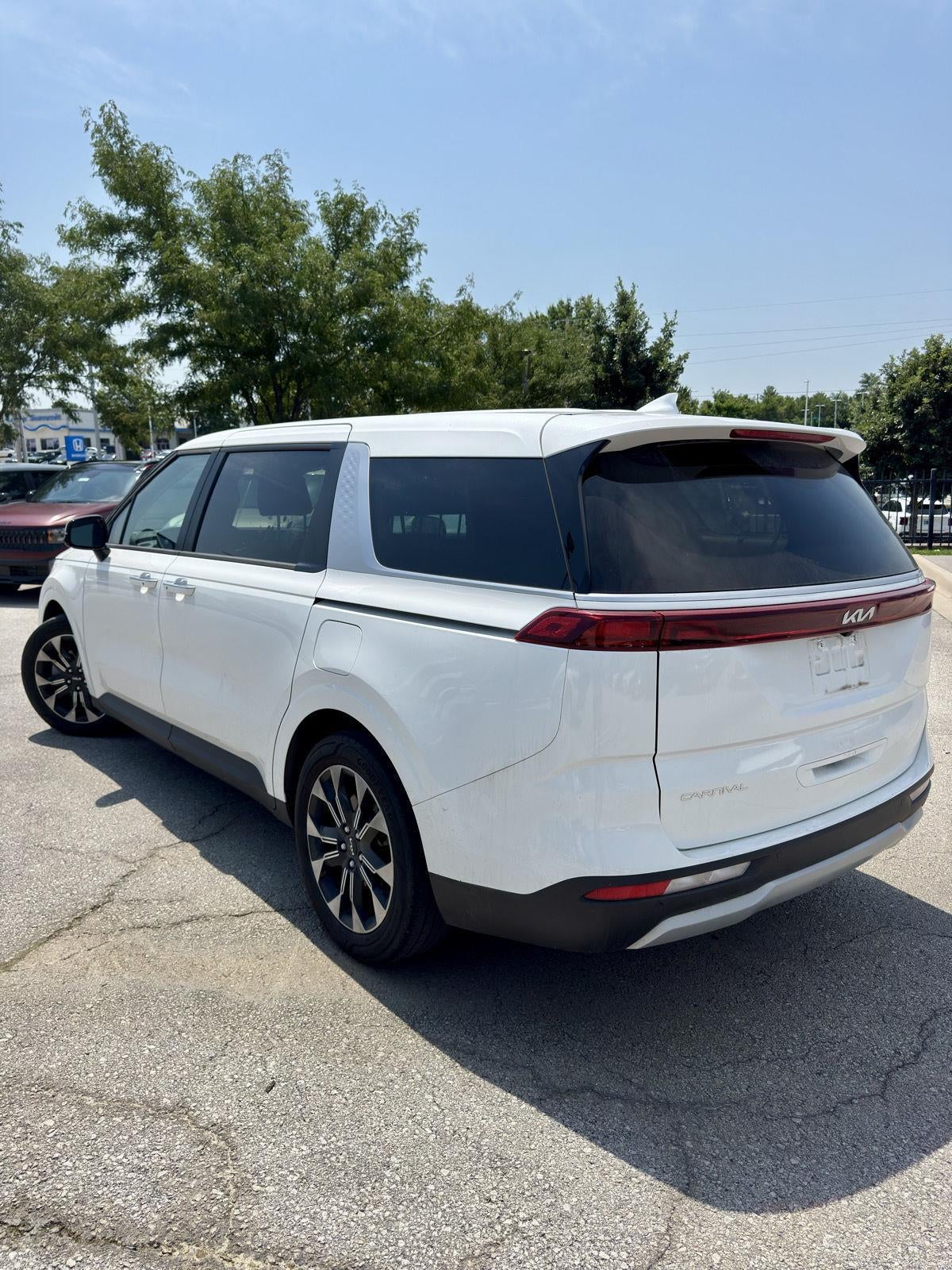 2023 Kia Carnival EX
