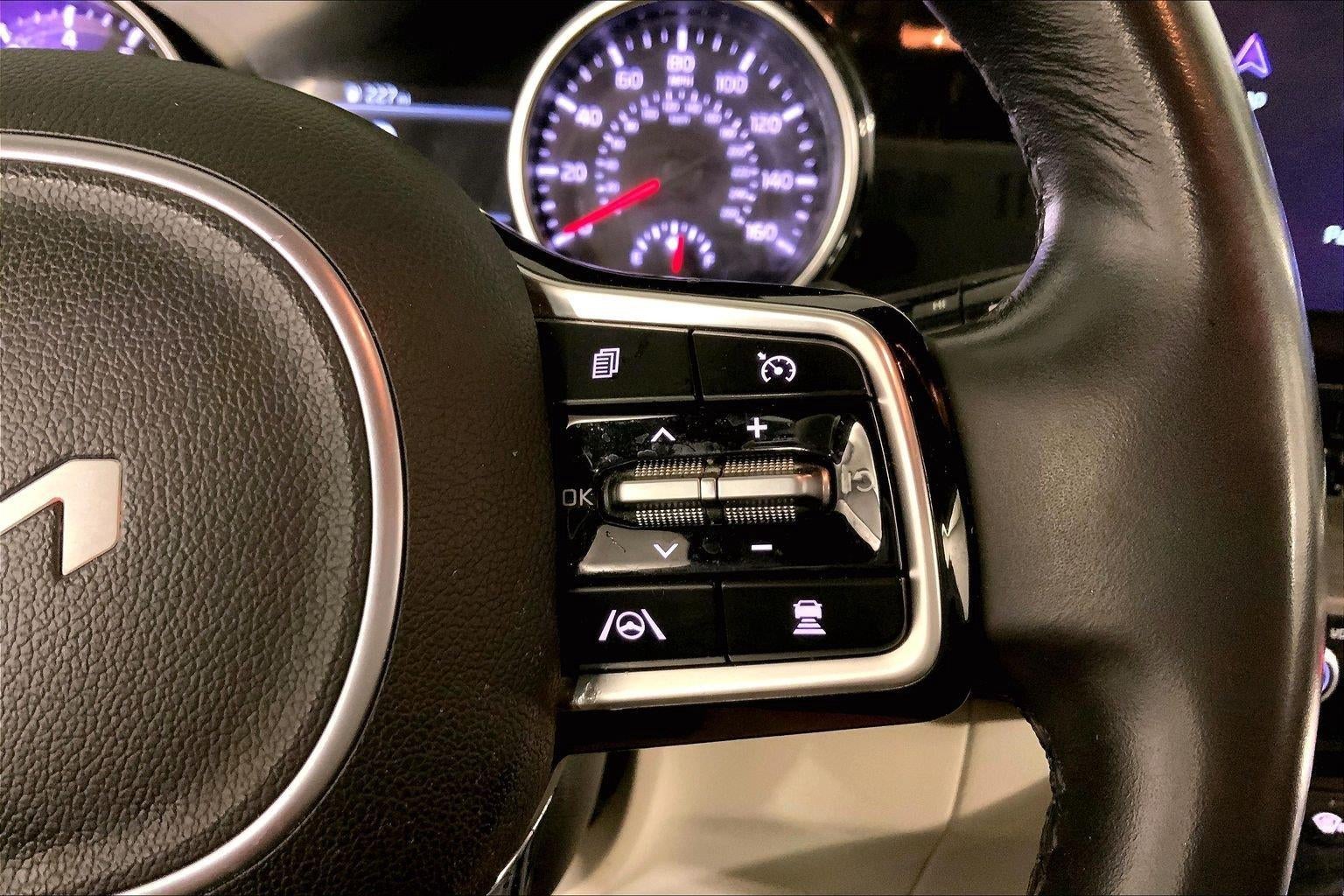 2023 Kia Carnival EX