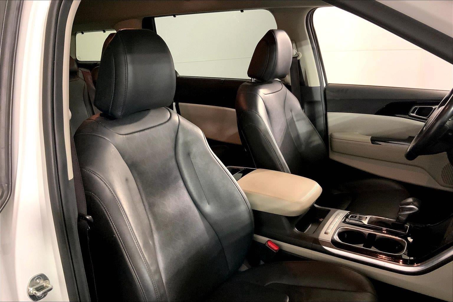 2023 Kia Carnival EX