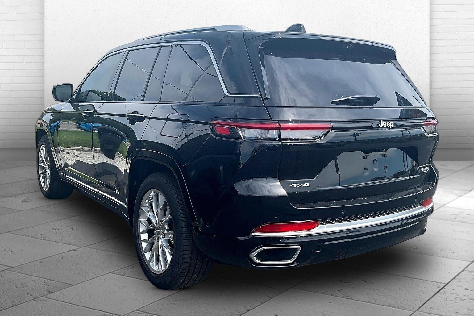 2022 Jeep Grand Cherokee Summit