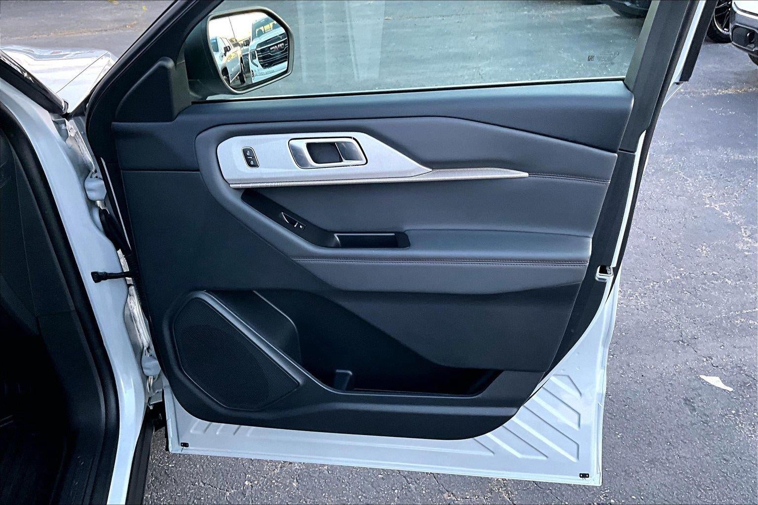 2026 Ford Explorer Active w/100A Pkg
