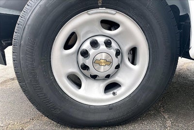 2025 Chevrolet Express Passenger 1LS