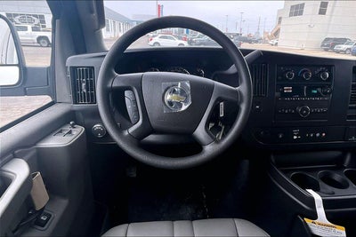 2025 Chevrolet Express Passenger 1LS