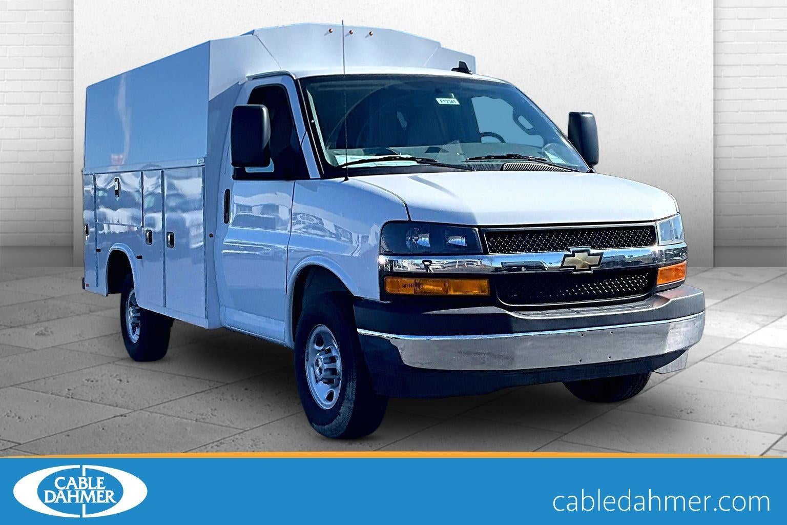2025 Chevrolet Express Cutaway 3500 1WT