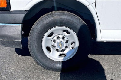 2025 Chevrolet Express Cutaway 3500 1WT