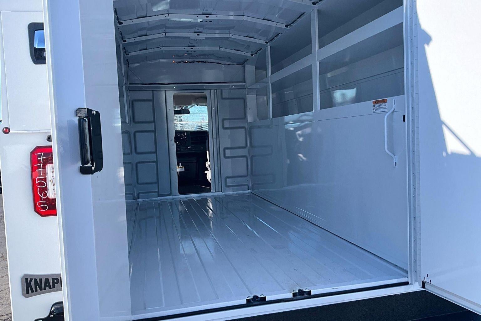 2025 Chevrolet Express Cutaway 3500 1WT