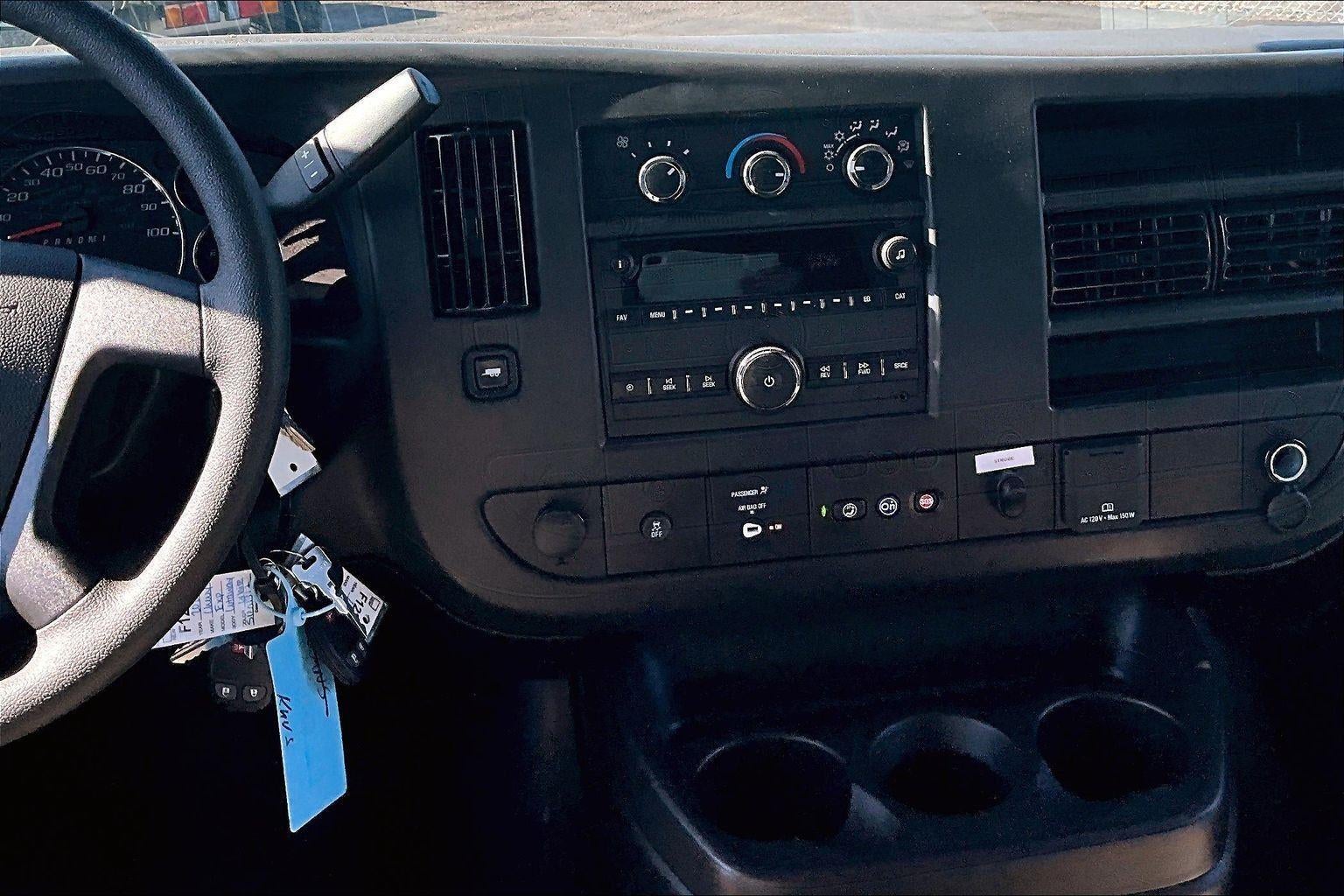 2025 Chevrolet Express Cutaway 3500 1WT