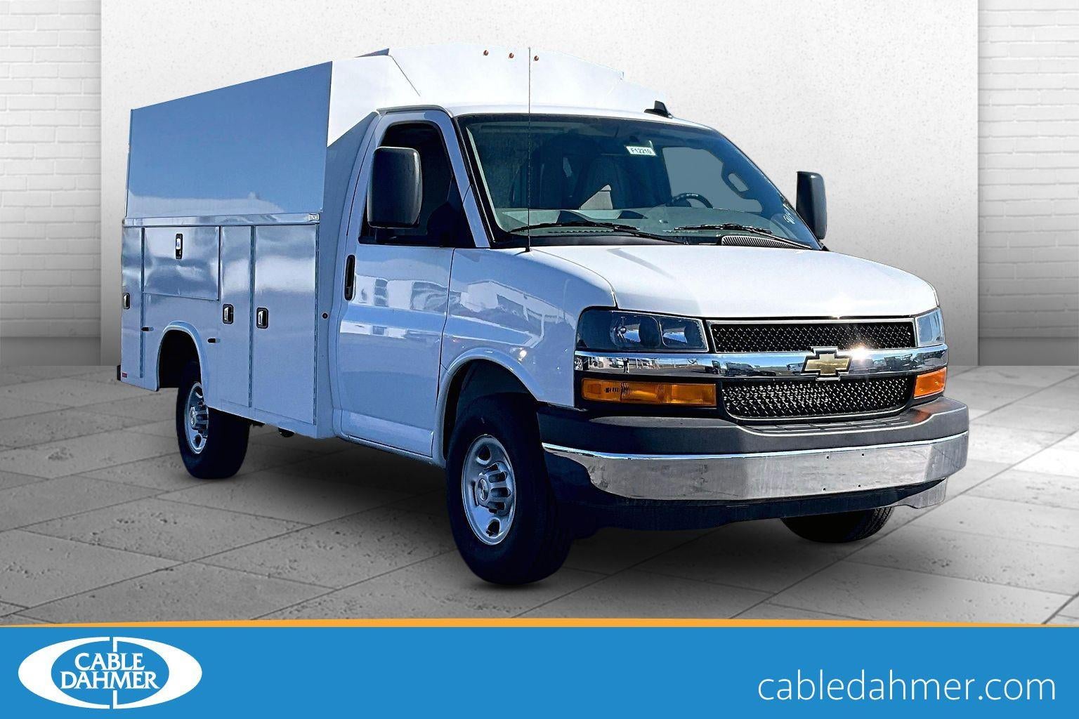 2025 Chevrolet Express Cutaway 3500 1WT