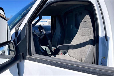 2025 Chevrolet Express Cutaway 3500 1WT