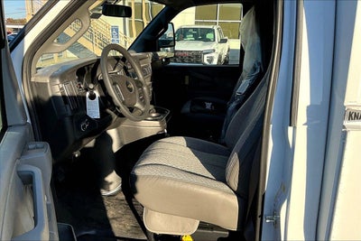 2025 Chevrolet Express Cutaway 3500 1WT