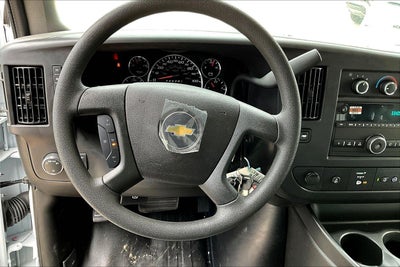 2025 Chevrolet Express Cutaway 3500 1WT