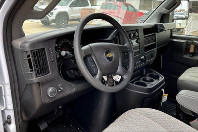 2025 Chevrolet Express Cutaway 3500 1WT