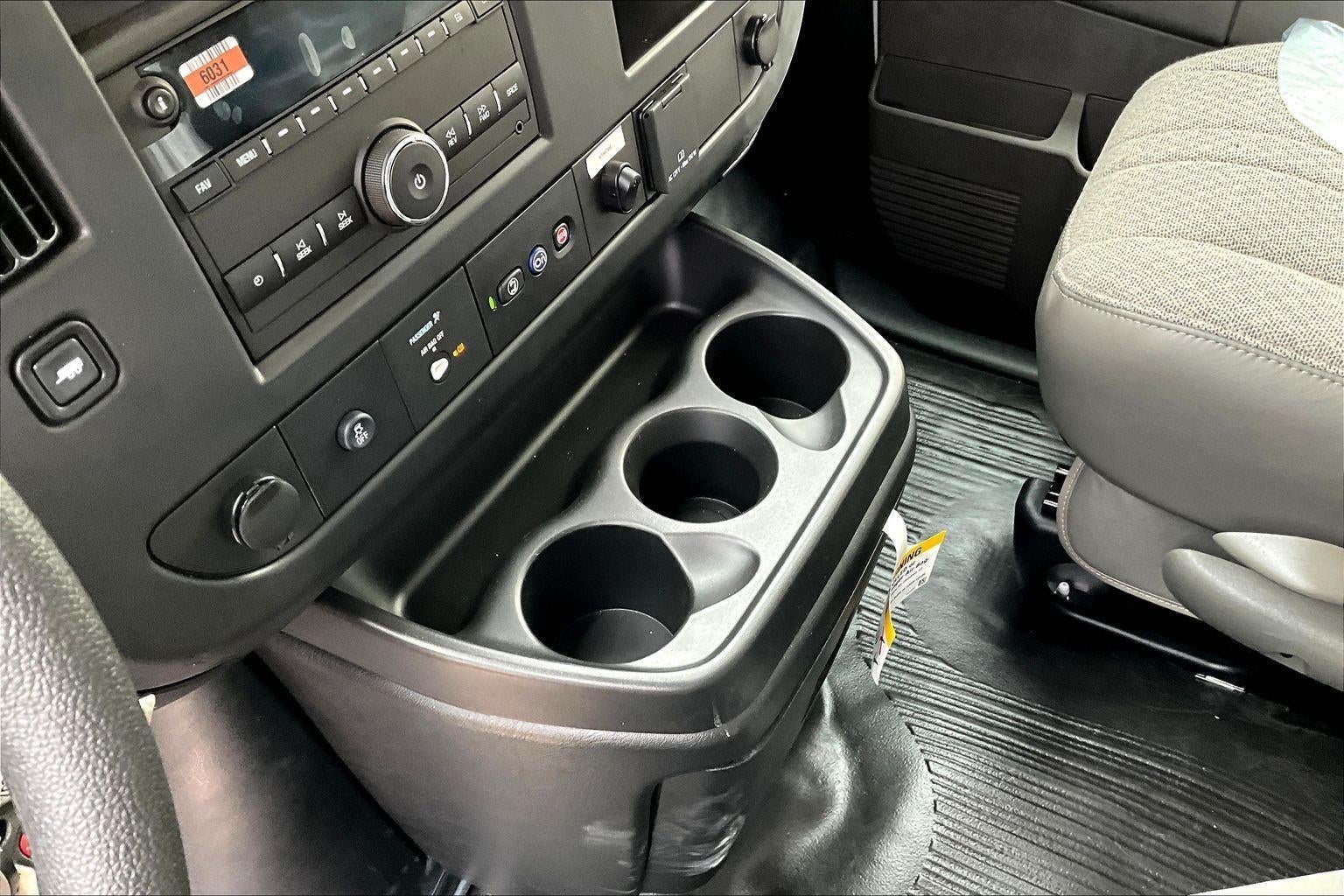 2025 Chevrolet Express Cutaway 3500 1WT