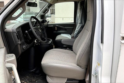 2025 Chevrolet Express Cutaway 3500 1WT