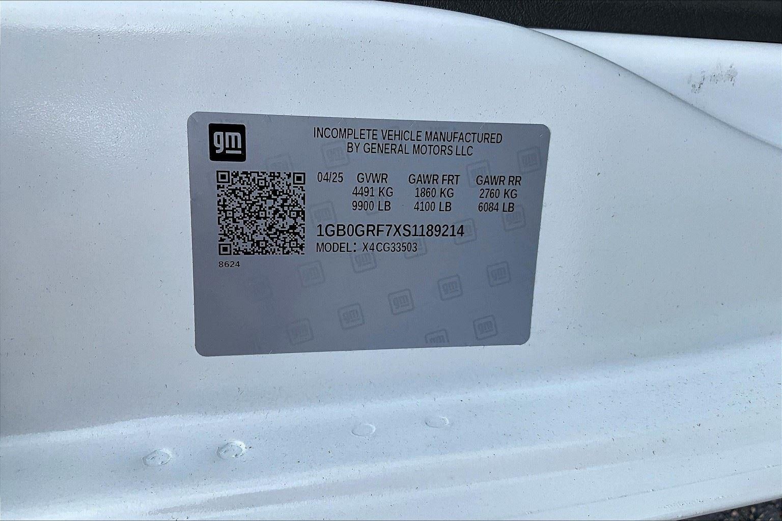 2025 Chevrolet Express Cutaway 3500 1WT