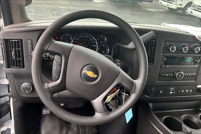 2025 Chevrolet Express Cutaway 3500 1WT