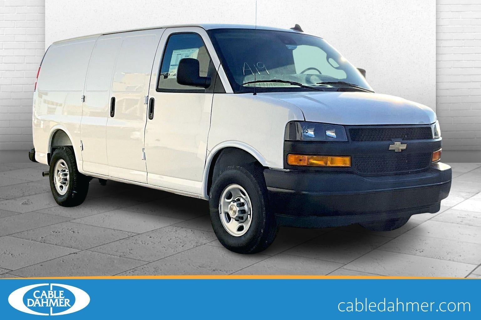 2025 Chevrolet Express Cargo WT