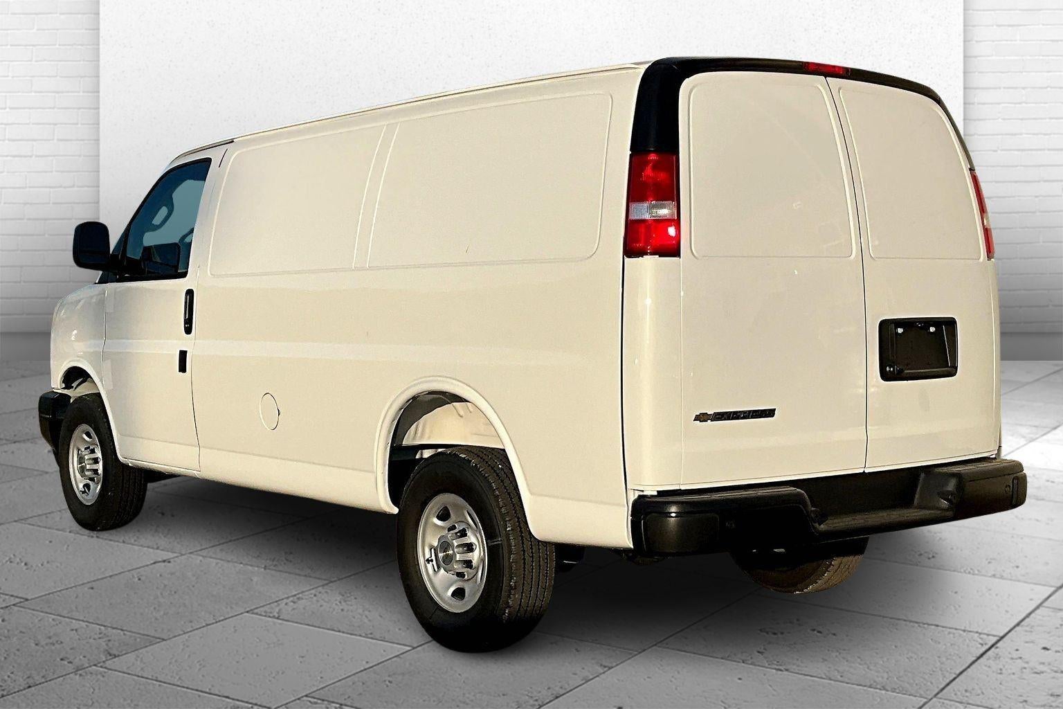 2025 Chevrolet Express Cargo 2500 WT