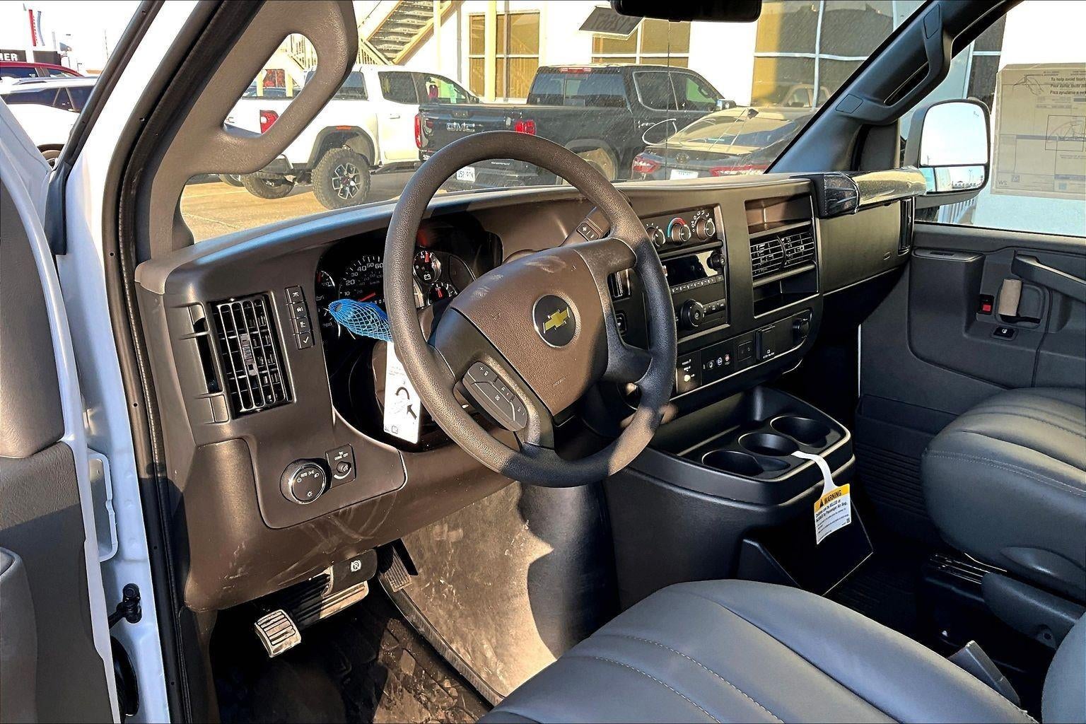 2025 Chevrolet Express Cargo 2500 WT