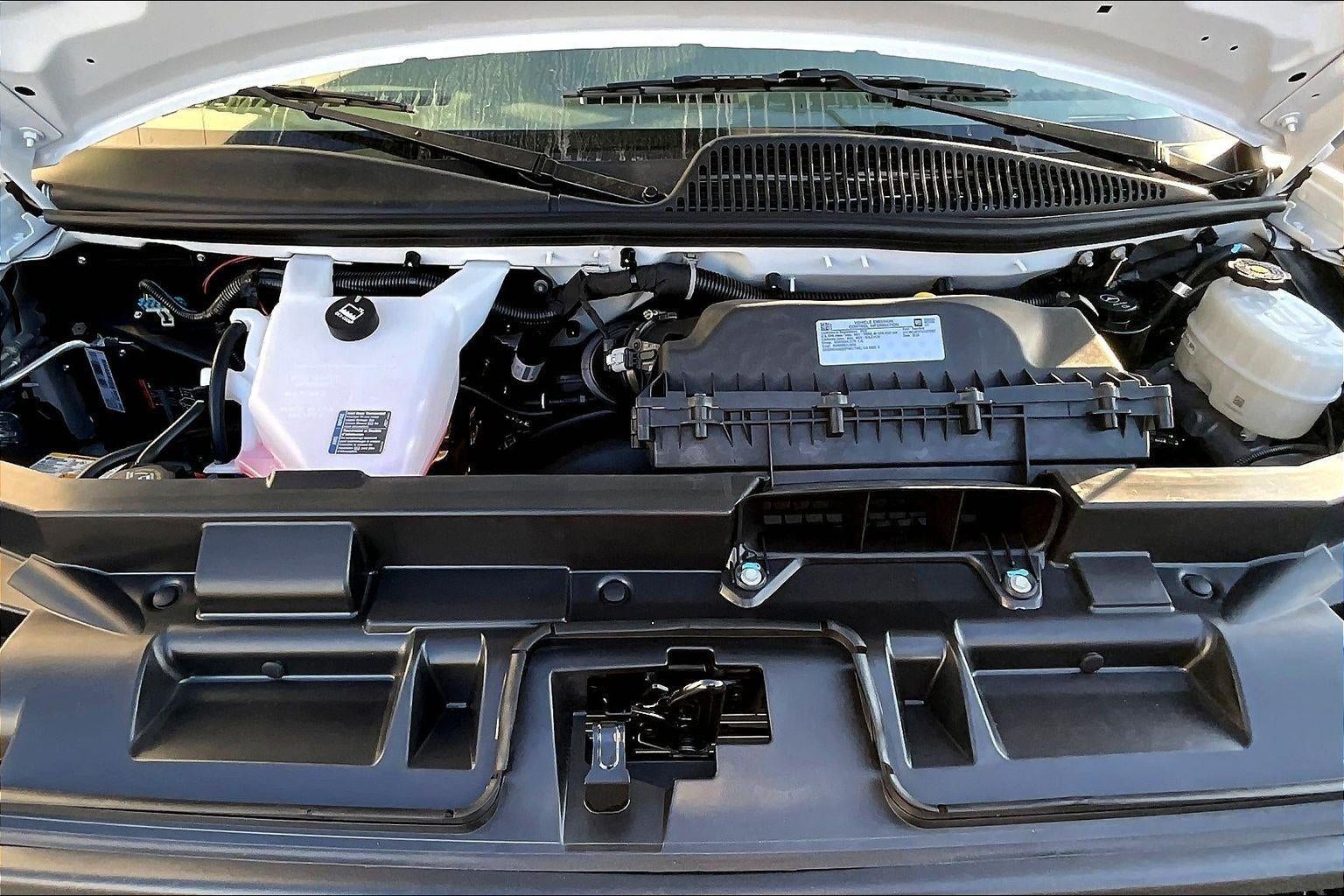 2025 Chevrolet Express Cargo WT