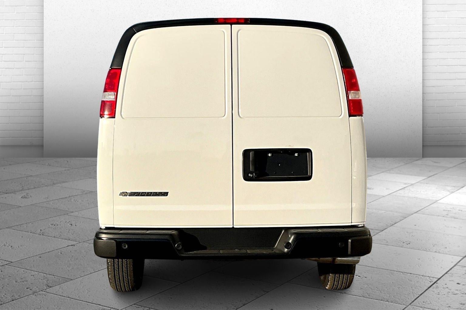 2025 Chevrolet Express Cargo WT