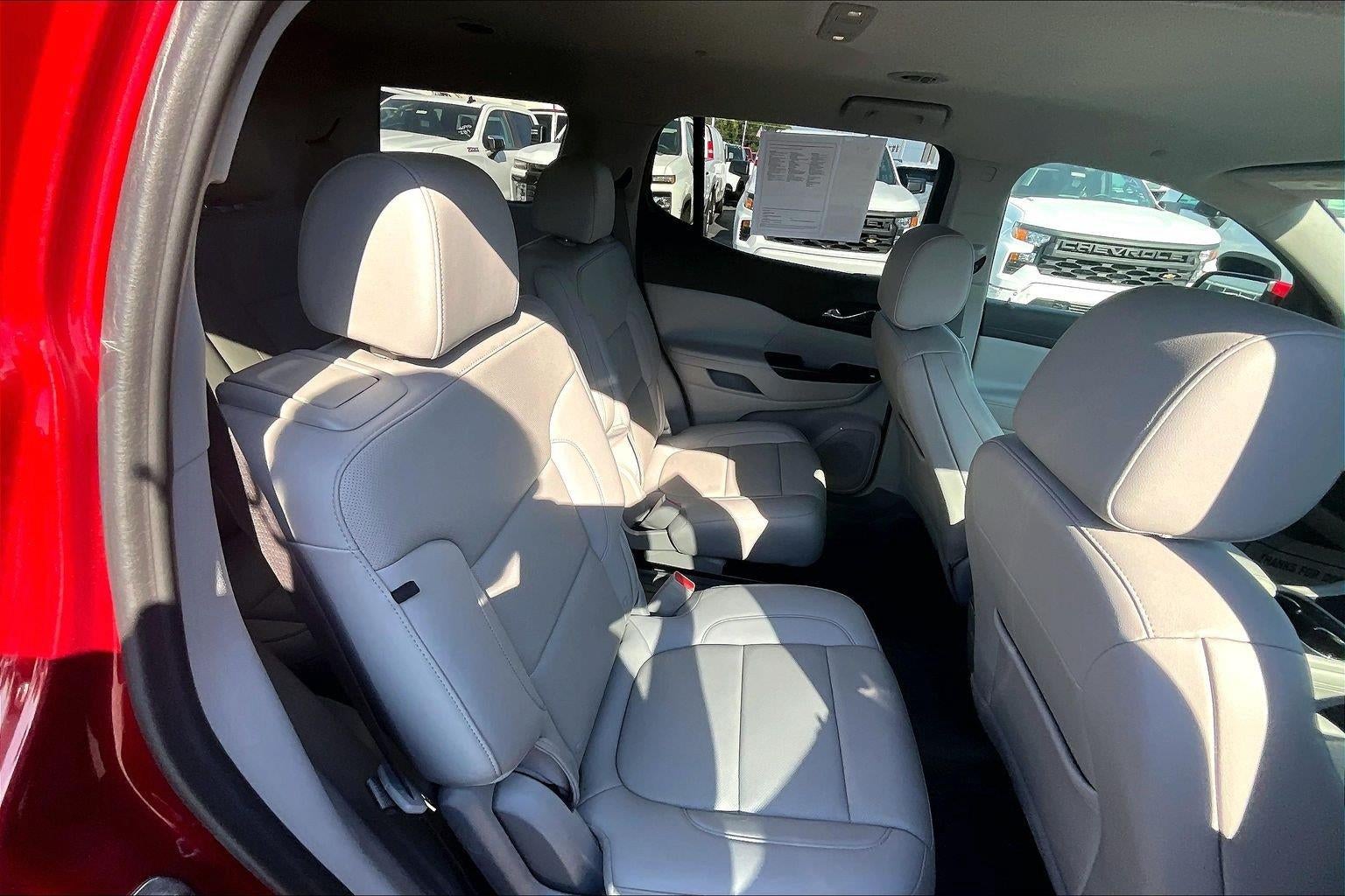 2022 GMC Acadia SLT
